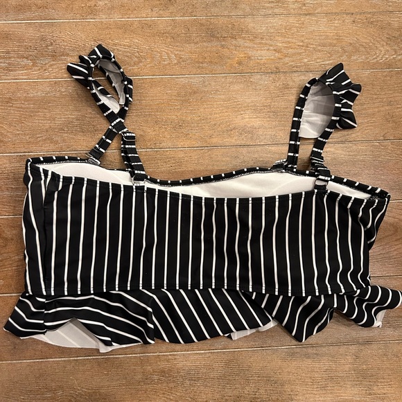 SHEIN Striped High Waisted Bikini - Picture 3 of 5